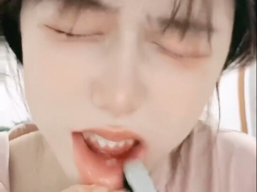 Sariawan? Aku bakal *membunuhmu!