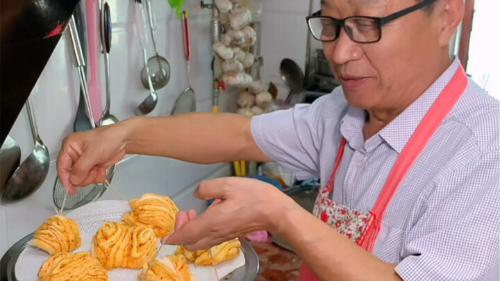 How to make Shaanxi-style handmade spicy steamed buns—Shaanxi’s most quintessential home‑style noodl