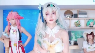 [Penambahan] Liuying melepas kotak makan dan menyalakan semua kemampuannya