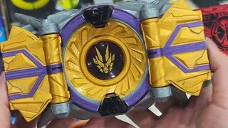The fan boss took away a 7,000 Kamen Rider lucky bag! Let’s take a look at what it includes!
