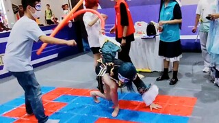 Xing Qiu membunuh orang yang lewat dengan ilmu pedang Tiongkok di Comic Con