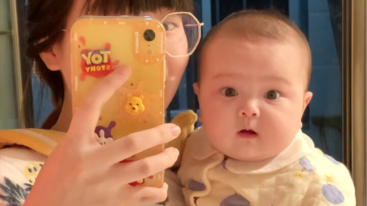 Một cô gái hoàn toàn dựa dẫm vào mẹ