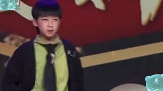 Sân khấu lễ hội mùa xuân thời thơ ấu của Bowen