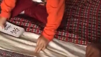 Hòn đá lớn chăm chỉ học chữ, tiếc là não thỏ quá nhỏ!