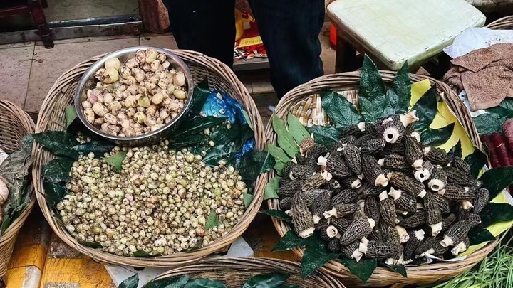 Yunnan’s vegetable markets really do look just like botanical gardens.