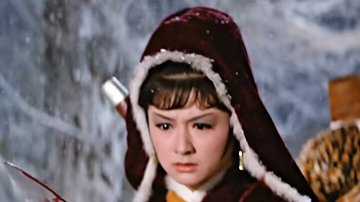 With a missing arm, the rope can’t hold him—so when his blade is deflected, he’s never a step behind