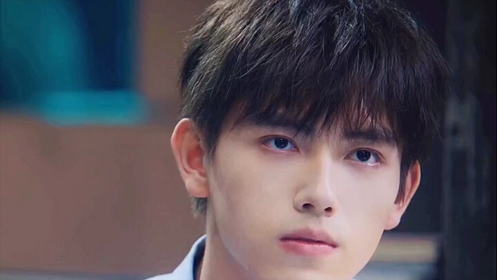 Sự xuất hiện của thiên tài, ngay cả người đứng thứ sáu trong kỳ thi đại học cũng không thể làm gì đư