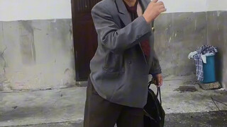 في الثمانينيات، كان أصحاب المائة ألف يخرجون برأس مدهون بالموس وحذاء جلدي.