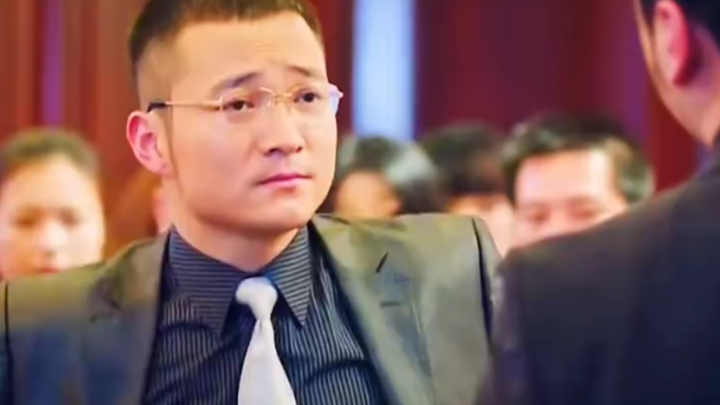 Trong đoạn này, Khê Vy thật đẹp trai