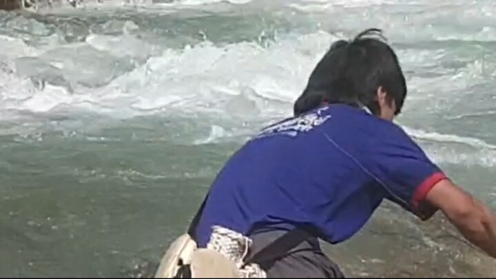 cast netting in Nepal | himalayan trout fishing |