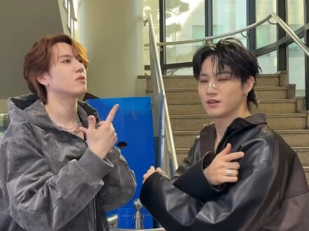 [GOT7 | Jay B & Yugyeom] A super handsome and sexy Python challenge dance contest