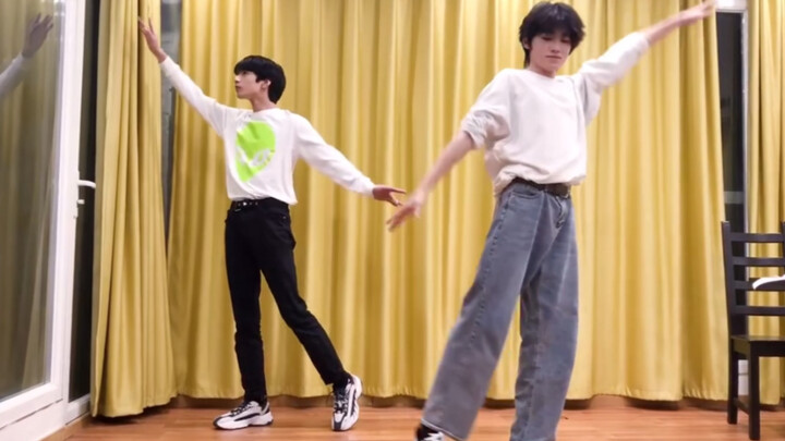 Two post-2004 idols perform a cover dance to IZ*ONE’s “Violeta.”