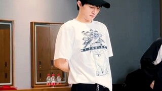 Chu Thâm tập nhảy bài "Chúng ta cùng vượt qua"