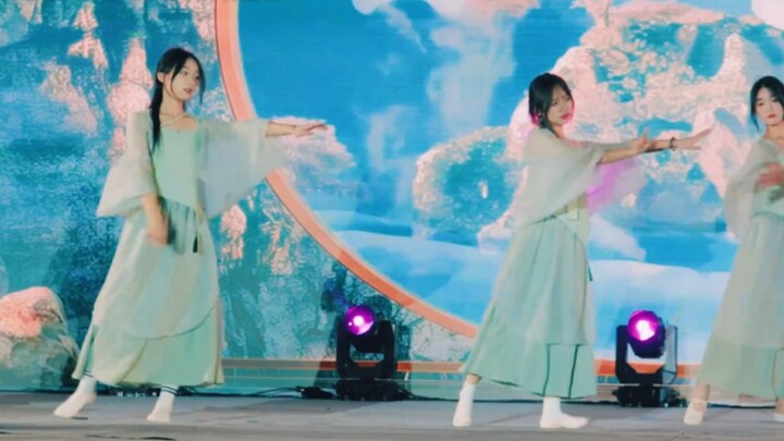New Year's Eve Dance Luo Chun Fu Full Version