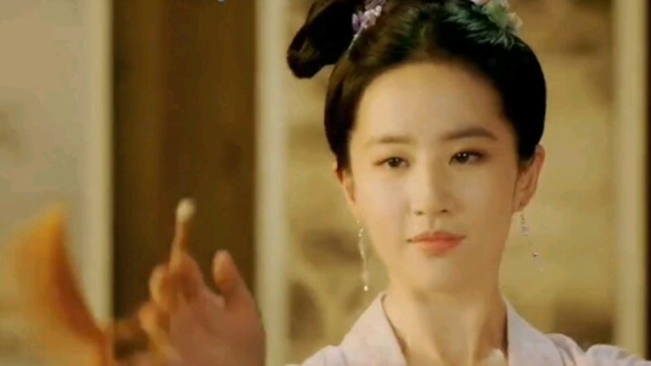 What changes have Liu Yifei experienced between the ages of 35 and 15?