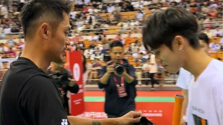 طريقة ممتعة للعب تنس الريشة، أوصي الجميع بتجربتها #تنس_الريشة #كأس_لين_دان_شنتشن