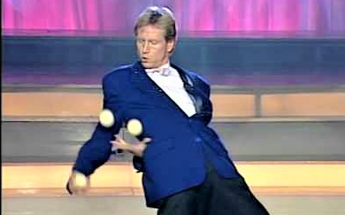 玩牛顿棺材板男人完整版表演 480P