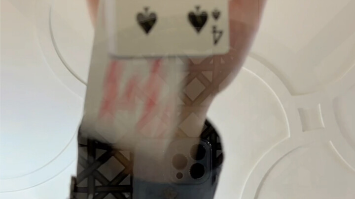 Ảo thuật đối đầu cờ bạc bịp: Bạn nghĩ ai lợi hại hơn?