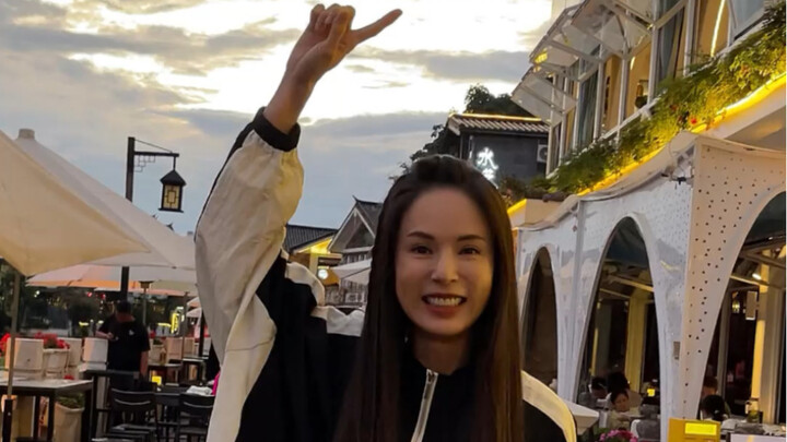 【หลี่รั่วถง】 เที่ยวเมืองเก่าต้าหลี่ ไม่นึกเลยว่าร้าน 10 หยวนจะน่าเดินช้อปขนาดนี้!