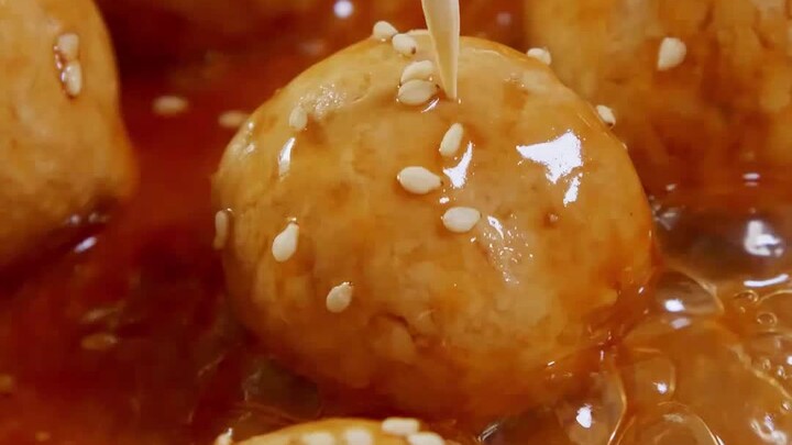 Những viên thịt nhỏ thế này chính là món khoái khẩu của con nhà mình, lại còn chấm với nước sốt đa n