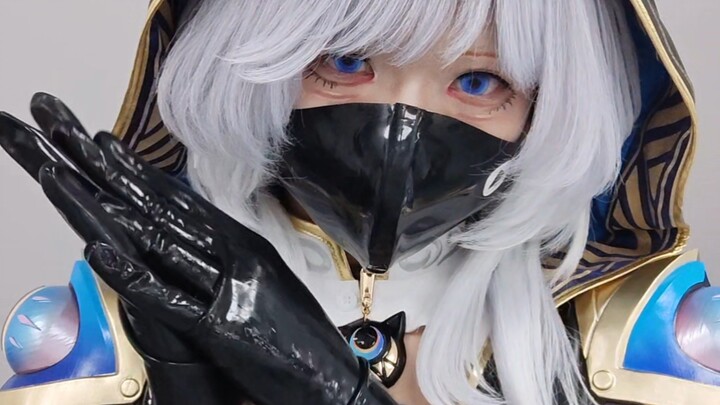 จะทนอยู่ในมือของน้องแมวได้นานแค่ไหนนะ~