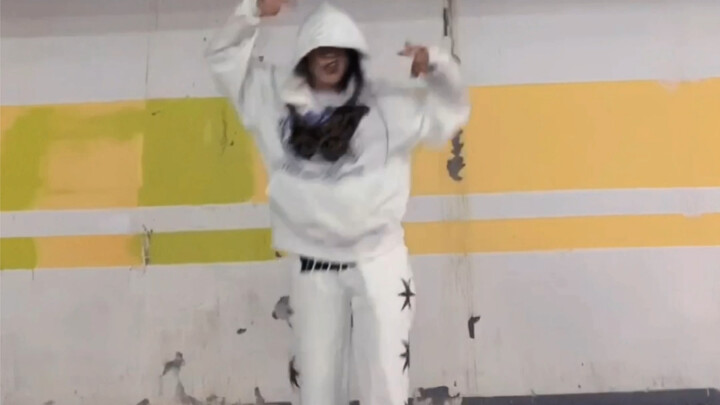 Hero Dance in the Underground Parking Lot of National Normal University