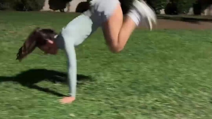 A Chinese rabbit dance has suddenly gone viral on TikTok, and dancers around the world are learning 