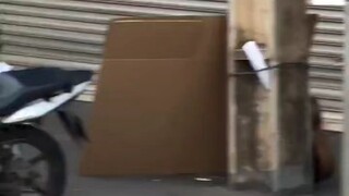 Old street artist performs a magical transformation