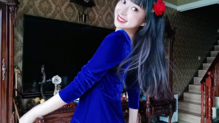 Untuk mengocok kartu, tetap harus lihat kakak yang melakukannya