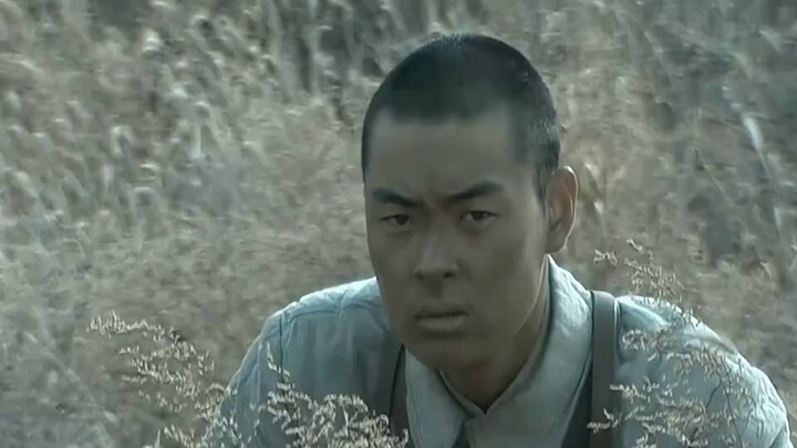 Mikasa đến thăm mộ Eren