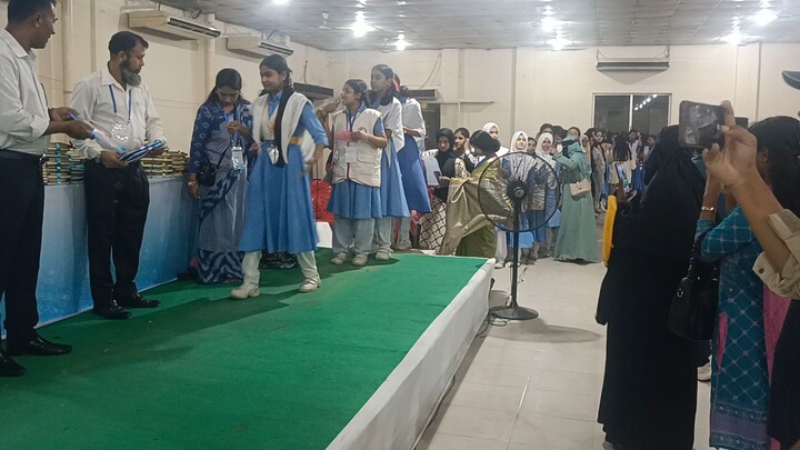 অপর্ণাচরণ বালিকা উচ্চ বিদ্যালয় ও কলেজ এর শিক্ষার্থীদের পুরস্কার বিতরণী অনুষ্ঠানে আজ ২৮/৮/২৬ ইং তারিখ