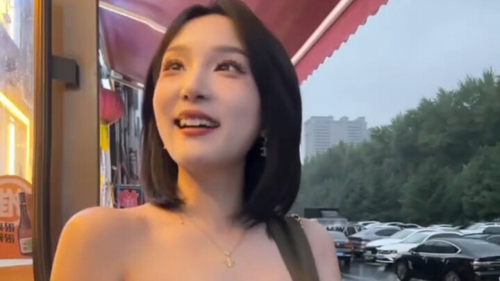 “مينا يقدر يدور على مكان ويشوف؟”