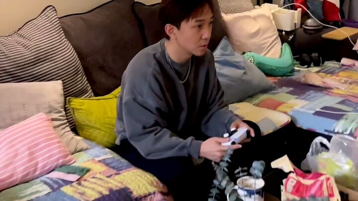 Chuyện gì sẽ xảy ra nếu bạn cứ phá bĩnh bạn trai khi anh ấy đang chơi Elden Ring?