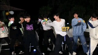 High energy ahead, team spirit explodes, Xiaobao controls the scene!!! Xiaobao's dance partner = hal