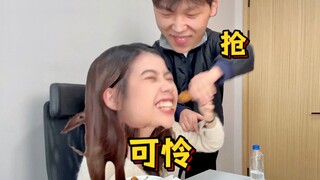 和男友玩游戏，赢了才能吃东西