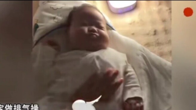 Doing gas exercises for your baby, I can't imagine how uncomfortable it is to have gas in the stomac