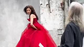 เซนดายาคือคนที่เกิดมาเพื่อแฟชั่นจริงๆ!