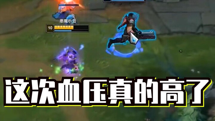 [Mi Du] The marksman felt extremely guilty after clearing the minion wave, so he ended up giving awa