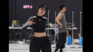 Song Yuqi ‖ Kamu seharusnya tahu - orang tampan sepertiku hanya muncul di anime