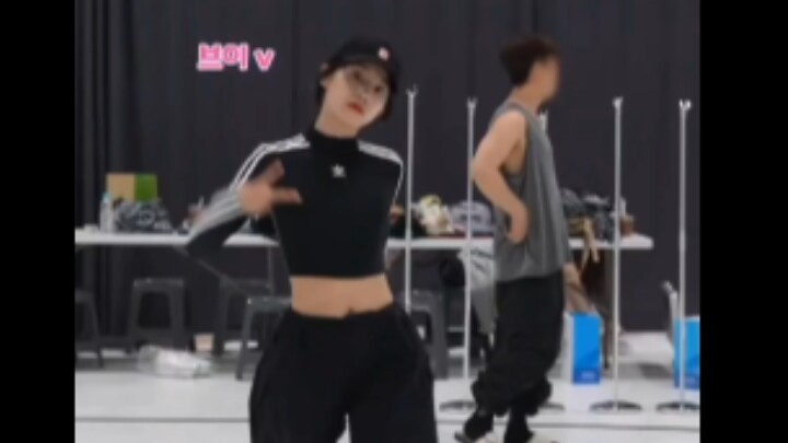 سونغ يوي تشي ‖ يجب أن تعرف - أنا بهذا الوسام لن أظهر إلا في الأنمي