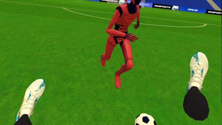 Kalau nendang orang, ya pasti kadang-kadang malah nendang bola.