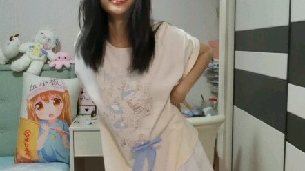 所以女大学生大半夜不睡觉是在干这个？