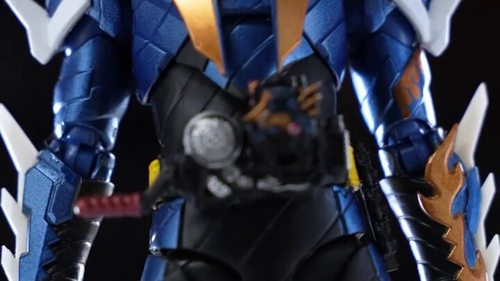 I'm already invincible! Deflated Dragon, Bandai SHF Kamen Rider Build Cross-Z Cross-Z Dragon [Buid C
