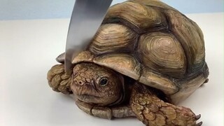 Kue tiruannya enak banget sampai takut kalau dipotong