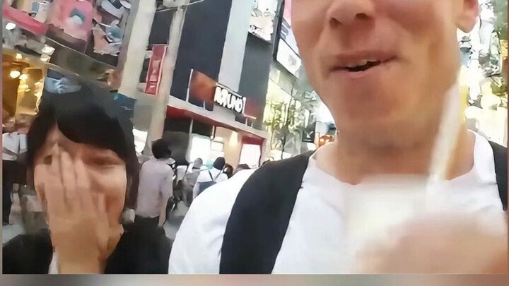 When the Japanese girl spoke, the blogger was genuinely startled!