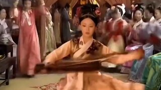 Bengkel kecilnya jago banget potong bahan 😂