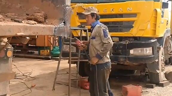 ຜູ້ຍີງເລືອກແຕ່ຜູ້ຊາຍສາຍເປ່ສາຍປາຕີ້