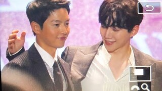 SONG JOONGKI AND LEE JUNHO HAVE SWEET INTERACTIONS AT APAN STAR AWARDS 2022