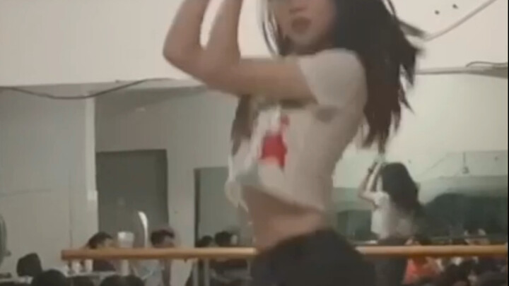 ยังไงก็ตามไม่มีใครดู |. ผลที่แท้จริงของการเรียนเต้นเป็นเวลาหนึ่งเดือนโดยไม่มีความรู้พื้นฐาน |