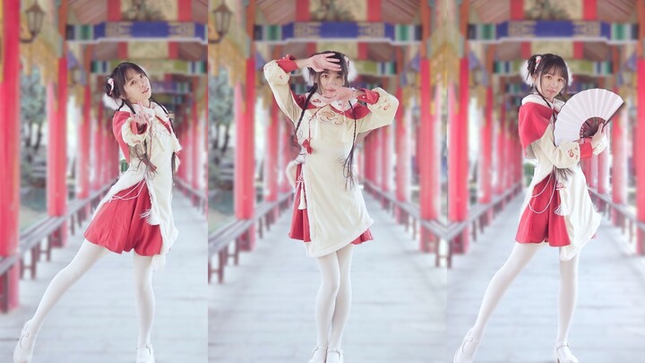 The fan dance of the little apprentice sister in traditional Chinese style (≧◡≦) horizontal, vertica